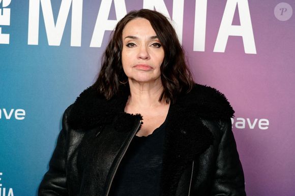 Les billets ne sont plus disponibles, seule Béatrice Dalle reste visible sur une affiche.

Exclusif - Béatrice Dalle - Photocall du film "La passion selon Béatrice" lors du 30ème festival du film francophone, Cinemania, à Montréal
© Sylvain Lefevre / Bestimage