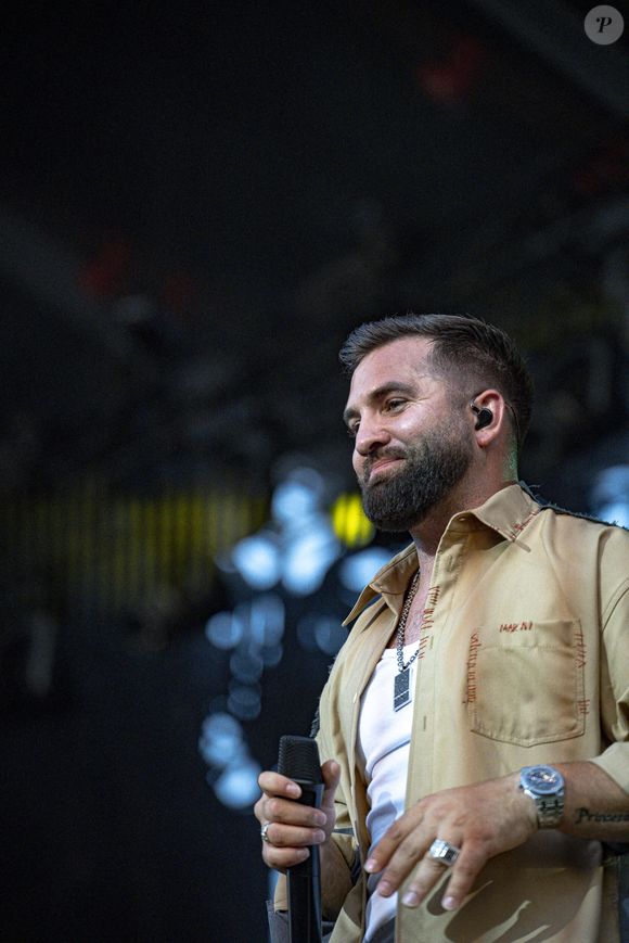 Kendji Girac en concert lors du festival de musique du Printemps de Perouges au Chateau de Saint-Maurice-de-Remens le 29 juin 2025. © Sandrine Thesillat / PsNewZ / Bestimage