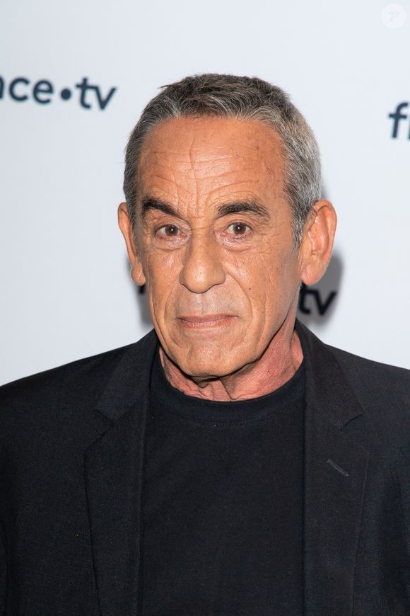 Thierry Ardisson lors du photocall dans le cadre de la conférence de presse de France Télévisions au Pavillon Gabriel à Paris, France, le 24 août 2021. © Pierre Perusseau/Bestimage