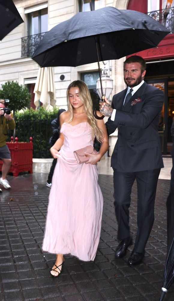 Paris, FRANCE David, Romeo, Cruz et Harper quittent leur hôtel à Paris, pour soutenir Victoria Beckham pendant la semaine de la mode à Paris. 07/03/2026