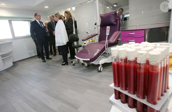 Exclusif - Le prince Albert II de Monaco lors de l'inauguration du nouveau centre de transfusion sanguine au CHPG (Centre Hospitalier Princesse Grace)  de Monaco le 30 janvier 2019.
© Cyril Dodergny / Nice Matin / Bestimage