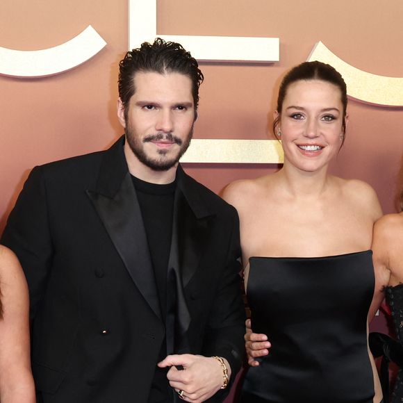 "En fait faut réapprendre l'espèce d'insouciance de la première fois, et on met des des barrières un peu, on met des carapaces..."

François Civil et Adèle Exarchopoulos -  Photocall de la 50ème édition de la cérémonie des César à l'Olympia à Paris, France, le 28 février 2025 © Dominique Jacovides - Olivier Borde / Bestimage