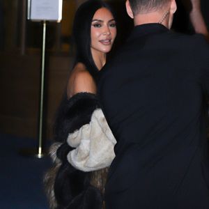 Kim Kardashian et sa mère Kris Jenner sortent du restaurant Ferdi et retournent à l'hôtel Ritz à Paris le 14 mai 2025. © Yoann Ouahcene / Bestimage