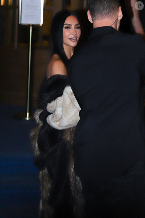 Kim Kardashian et sa mère Kris Jenner sortent du restaurant Ferdi et retournent à l'hôtel Ritz à Paris le 14 mai 2025. © Yoann Ouahcene / Bestimage