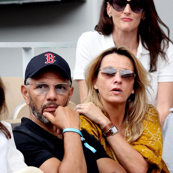 Roschdy Zem et sa compagne Sarah Lavoine en tribunes des Internationaux de France de tennis de Roland Garros 2023 à Paris le 11 juin 2023. © Jacovides-Moreau/Bestimage