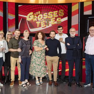 Bonne nouvelle pour l'équipe des "Grosses Têtes" après le décès d'Isabelle Mergault

Valerie Trierweiler, Christine Bravo, Caroline Diament, Jeanfi Janssens, Chantal Ladesou, Valerie Mairesse, Pablo Mira, Paul El Karhat, Laurent Ruquier, Bernard Mabille lors de l'Enregistrement de l'émission "Les Grosses Têtes Prime" © Jack Tribeca / Bestimage