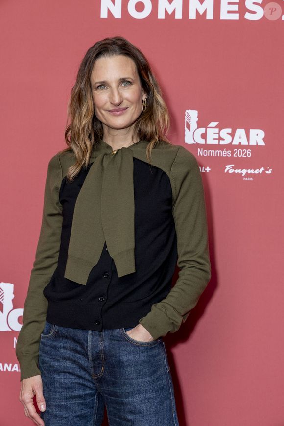 Sa famille recomposée a posé ses valises dans le très chic quartier de Chelsea.

Camille Cottin - Photocall du dîner des nommés aux César 2026 au Fouquet's Paris le 9 février 2026.

© Olivier Borde / Bestimage