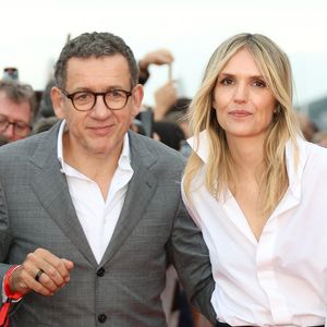 Mais si une rupture est toujours une rude épreuve, celle de Laurence Arné et de Dany Boon a peut-être été facilitée par une décision, que le couple a prise, il y a quelques années : celle de ne pas vivre ensemble. 

Laurence Arné et son ex-compagnon Dany Boon sur le tapis rouge de la cérémonie de clôture du 38ème festival du film de Cabourg, France, le 15 juin 2024. © Coadic Guirec/Bestimage