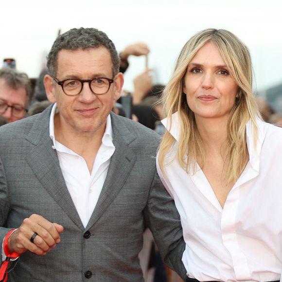 Mais si une rupture est toujours une rude épreuve, celle de Laurence Arné et de Dany Boon a peut-être été facilitée par une décision, que le couple a prise, il y a quelques années : celle de ne pas vivre ensemble. 

Laurence Arné et son ex-compagnon Dany Boon sur le tapis rouge de la cérémonie de clôture du 38ème festival du film de Cabourg, France, le 15 juin 2024. © Coadic Guirec/Bestimage