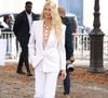 Un parterre de stars internationales s'est pressé au premier rang, dont la légendaire Claudia Schiffer.

Claudia Schiffer au défilé Chloé "Collection Femme Prêt-à-Porter Printemps/Eté 2027" lors de la Fashion Week de Paris, le 1er octobre 2026. 

© Denis Guignebourg / Bestimage