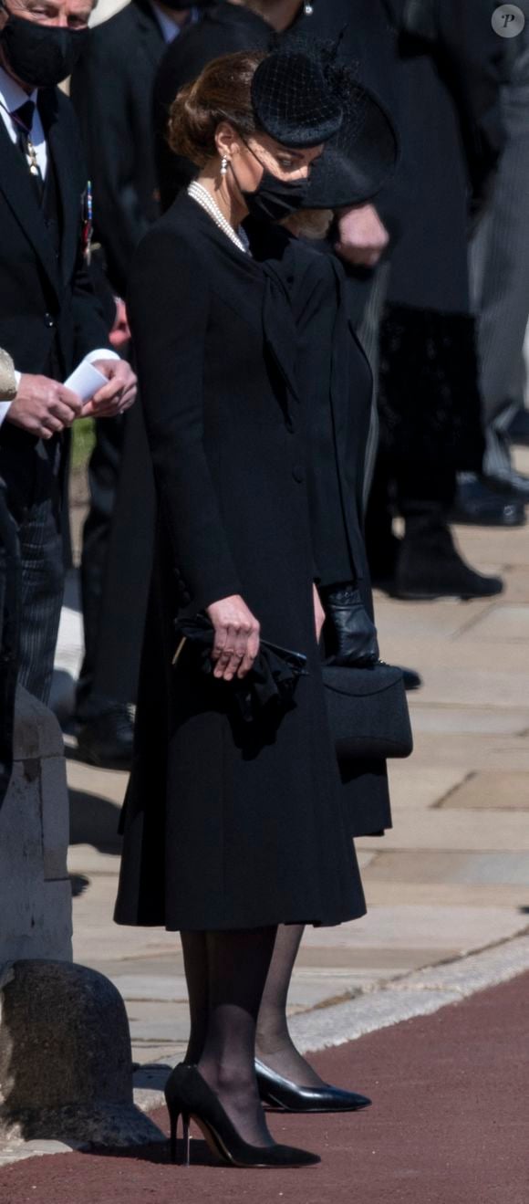 Un look noir très élégant

Catherine Kate Middleton, la duchesse de Cambridge - Arrivées aux funérailles du prince Philip, duc d'Edimbourg à la chapelle Saint-Georges du château de Windsor, le 17 avril 2021.