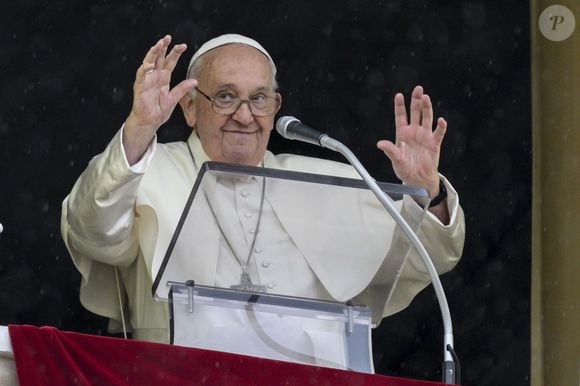 Jorge Mario Bergoglio, plus connu sous son nom de règne, François, est mort ce lundi 21 avril à 88 ans. Né en 1936 à Buenos Aires en Argentine, Jorge Mario Bergoglio était le premier pape non-européen depuis le VIIIe siècle.
©Backgrid UK/ Bestimage