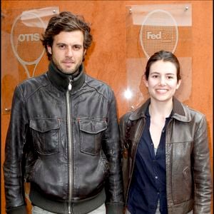 Depuis leur rupture, elle a retrouvé l'amour
Louise Monot et Lannick Gautry à Roland-Garros, le 1er juin 2010.
Angeli