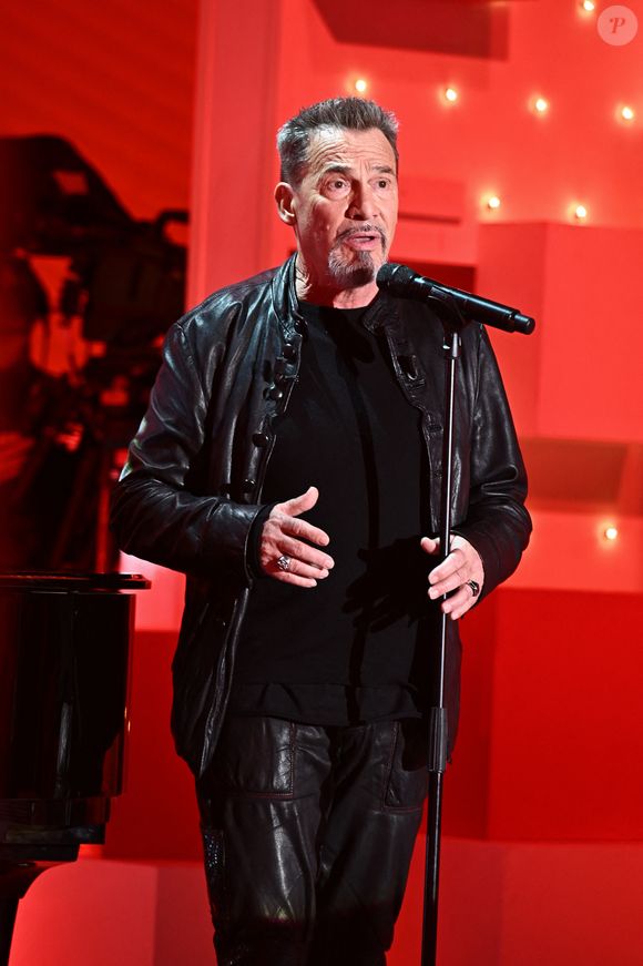 Exclusif - Florent Pagny - Enregistrement de l'émission Vivement dimanche au studio Gabriel à Paris, le 10 novembre 2023, présentée par M.Drucker et diffusée le 26 novembre 2023 sur France 3.
© Guillaume Gaffiot / Bestimage