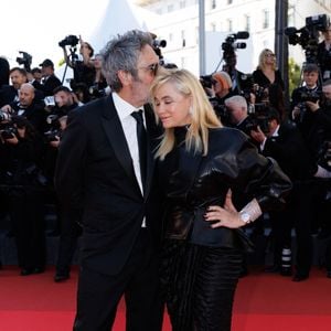 Frédéric Chaudière et sa femme Emmanuelle Béart - Montée des marches du film " Garance " lors du 79ème Festival International du Film de Cannes, le 17 mai 2026. © Jacovides-Moreau / Bestimage