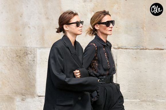 Elle revient aussi sur son adolescence, qu’elle décrit comme une période de rébellion et de colère.

Clotilde Courau et sa fille Vittoria de Savoie - Arrivées aux obsèques de Mathilde Favier en l'église Saint-Sulpice à Paris le 31 aout 2026. © Dominique Jacovides-Cyril Moreau/Bestimage