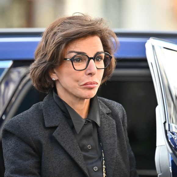 On a également aperçu Catherine Jacob, Rachida Dati et Valérie Pécresse, venues témoigner de leur respect. 

Rachida Dati lors de la cérémonie d'enterrement de l'actrice italo-française Claudia Cardinale à l'église Saint-Roch à Paris, France, le 30 septembre 2025. Claudia Cardinale, décédée le 23 septembre à l'âge de 87 ans, a eu une carrière longue de six décennies, et a été dirigée par de grands noms tels que Federico Fellini et Luchino Visconti. Photo par Julien Reynaud/APS-Medias/ABACAPRESS.COM