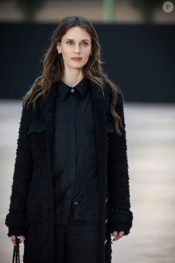 Marine Vacth au photocall du défilé Chanel Mode Féminine Prêt-À-Porter Automne/Hiver 2025-2026 lors de la Fashion Week de Paris (PFW) au Grand Palais, à Paris, France, le 11 mars 2025. © Olivier Borde/Bestimage
