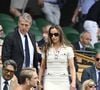 Cette région a aussi séduit Hugh Grant, qui possède une maison de vacances à Eygalières depuis 2016.

Hugh Grant et sa femme Anna Eberstein, assis derrière la reine consort d'Angleterre, assistent au tournoi de tennis de Wimbledon à Londres, le 9 juillet 2025. © Chryslene Caillaud / PsnewZ / Bestimage