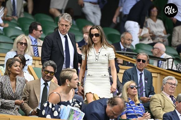 Cette région a aussi séduit Hugh Grant, qui possède une maison de vacances à Eygalières depuis 2016.

Hugh Grant et sa femme Anna Eberstein, assis derrière la reine consort d'Angleterre, assistent au tournoi de tennis de Wimbledon à Londres, le 9 juillet 2025. © Chryslene Caillaud / PsnewZ / Bestimage