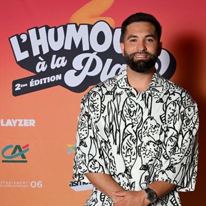 Exclusif - Kendji Girac au photocall lors de l'enregistrement de l'émission "L'humour à la plage" pour la 2eme édition du festival de Juan les Pins à la pinède Gould le 27 juin 2025. © Bruno Bebert / Bestimage