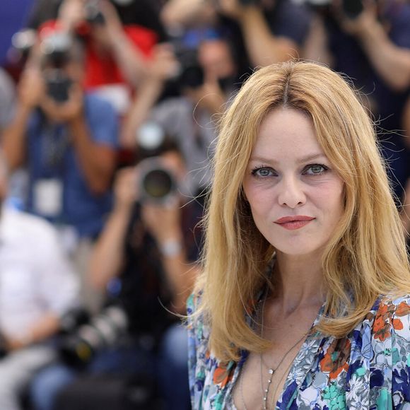 Vanessa Paradis au photocall du film Cette musique ne joue pour personne (Cannes première) lors du 74ème festival international du film de Cannes le 10 juillet 2021

© Borde / Jacovides / Moreau / Bestimage