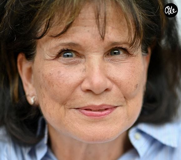 Anne Sinclair dédicace son ouvrage au Salon du livre de Paris, au Grand Palais. Photo de Franck Castel/Abaca