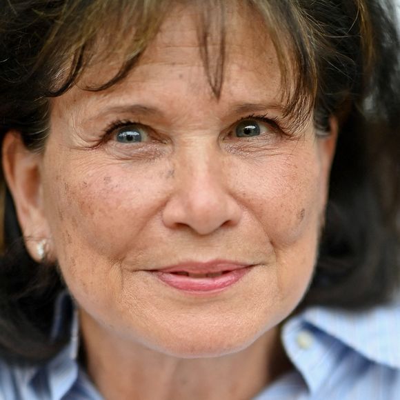Anne Sinclair dédicace son ouvrage au Salon du livre de Paris, au Grand Palais. Photo de Franck Castel/Abaca