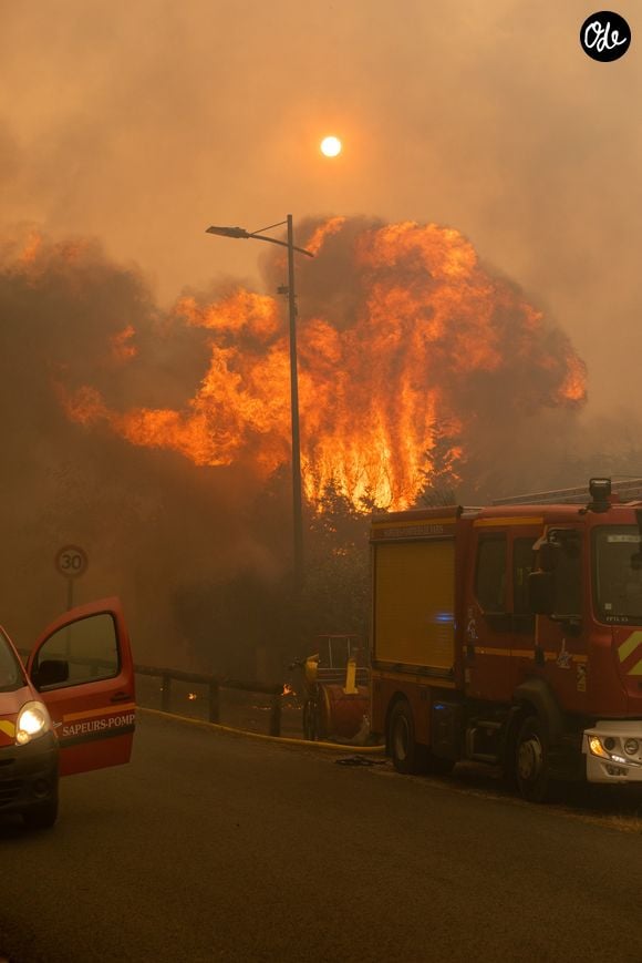 Le cauchemar ne prendra malheureusement pas fin quand les flammes se seront éteintes. Il faudra des années pour tout reconstruire…

Feu de forêt en Gironde, les sapeurs pompiers sur tous les fronts - Incendie en Gironde : 220 000 personnes évacuées depuis mercredi, 42 000 hectares ravagés.Le 23 juillet 2026 MPP / Bestimage