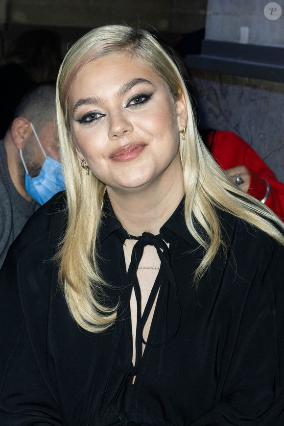 Louane au défilé Ami automne-hiver 2022/2023 dans le cadre de la Fashion Week de Paris, le 19 janvier 2022.

Photo : Olivier Borde / bestimage