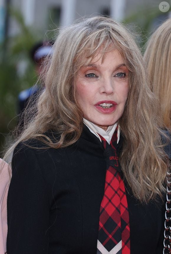 Arielle Dombasle - Arrivées à la soirée de cloture de la 35ème édition du ''Dinard British and Irish Film Festival'' de Dinard, France, le 5 octobre 2024. © Denis Guignebourg/BestImage