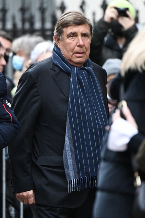 Dans un entretien accordé à "La Tribune Dimanche", Jean-Pierre Foucault a confié avoir gardé un grief contre un magnat des médias.

Jean-Pierre Foucault aux obsèques du présentateur Jean-Pierre Pernaut à la Basilique Sainte-Clotilde à Paris, France. Photo par David Niviere/ABACAPRESS.COM