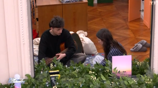 Star Academy : Jeanne ne supporte pas de voir Léo avec une autre élève qu'elle, elle lui fait une mise au point