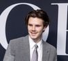 Le jeune homme a en effet partagé un cliché très intrigant sur son compte Instagram. Sur cette photo prise sous forme de selfie, on découvre Cruz au premier plan, un casque audio sur les oreilles, affichant un petit sourire satisfait dans un studio d'enregistrement.

Cruz Beckham lors du défilé Dior lors de la Fashion Week Homme automne-hiver 2023/24 de Paris, France, le 20 janvier 2023. © Olivier Borde/Bestimage