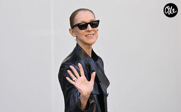 Depuis le début de sa résidence à la Plénitude Arena, la star enchaîne les apparitions remarquées.

Céline Dion salue ses fans à la sortie de l’hôtel Royal Monceau à Paris avant de rejoindre La Plenitude Arena de Paris La Défense pour poursuivre sa série de concerts. © Pierre perusseau/Bestimage