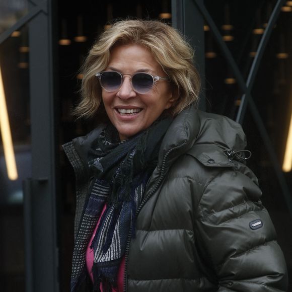 Corinne Touzet - Arrivées à l'enregistrement de l'émission "Vivement dimanche" au studio Gabriel à Paris, le 28 février 2024, diffusée le 3 mars 2024 sur France 3. 
© Christophe Clovis / Bestimage