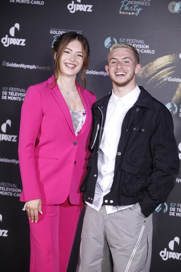 Elsa Bois et Michou au photocall de la soirée des nominées 'Golden Nymph nominées party' lors du 62ème Festival de Télévision de Monte-Carlo, à Monaco, le 20 Juin 2023. 
© Denis Guignebourg/BestImage