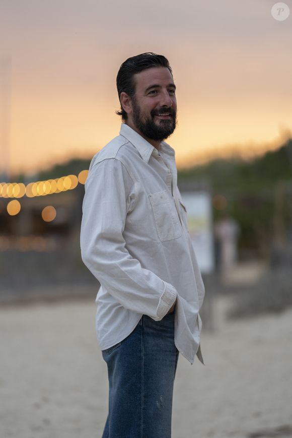 Exclusif - Maxime Gasteuil - Les Toiles de Ramatuelle présentent en avant-première le film "Y a pas de réseau" de E. Pluvieux avec M. Gasteuil, G.Jugnot et M. Azem au cinéma en plein air sur la plage de Tahiti Beach à Ramatuelle le 23 juillet 2025. © Antoine Tomaselli/Bestimage
