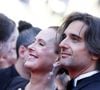 Le fils de Carole Bouquet avait trois ans lorsqu'il a perdu son père.
Dimitri Rassam et sa mère Carole Bouquet à la montée des marches du film "Megalopolis" lors du 77ème Festival International du Film de Cannes, le 16 mai 2024.
Photo : Jacovides-Moreau / Bestimage