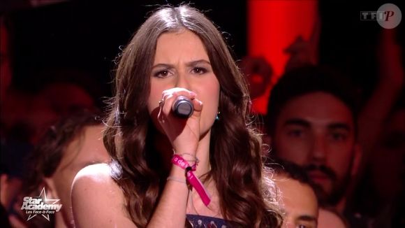 Jeanne sur le plateau de la "Star Academy". TF1