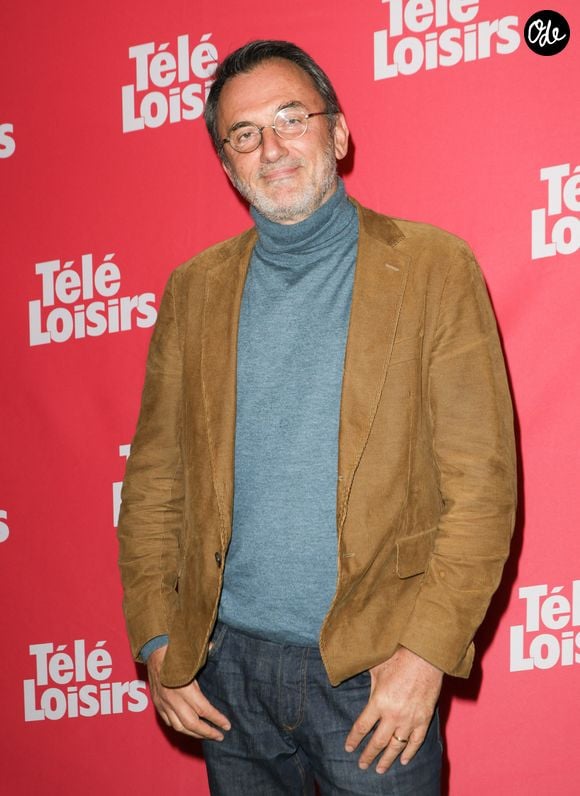 Profondément touché, il a tenu à rendre un vibrant hommage à cet homme au parcours singulier, laissant derrière lui une famille endeuillée.

Frédéric Lopez - Photocall de la soirée "Télé Loisirs Awards 2024" aux Jardins du Pont-Neuf à Paris le 23 septembre 2024. © Coadic Guirec/Bestimage