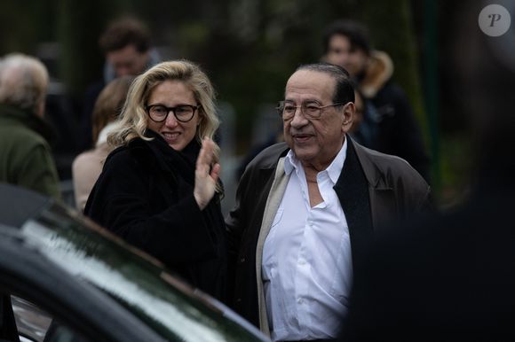 Exclusif - Jean-Claude Azoulay - Obsèques de Claude Berda au cimetière de Bagneux, le 22 décembre 2025. Co-fondateur de la société de productions télévisuelles, AB Productions, en 1977 avec J.C.Azoulay, Claude Berda est décédé le 19 décembre 2025 à l'âge de 78 ans. © Agence / Bestimage