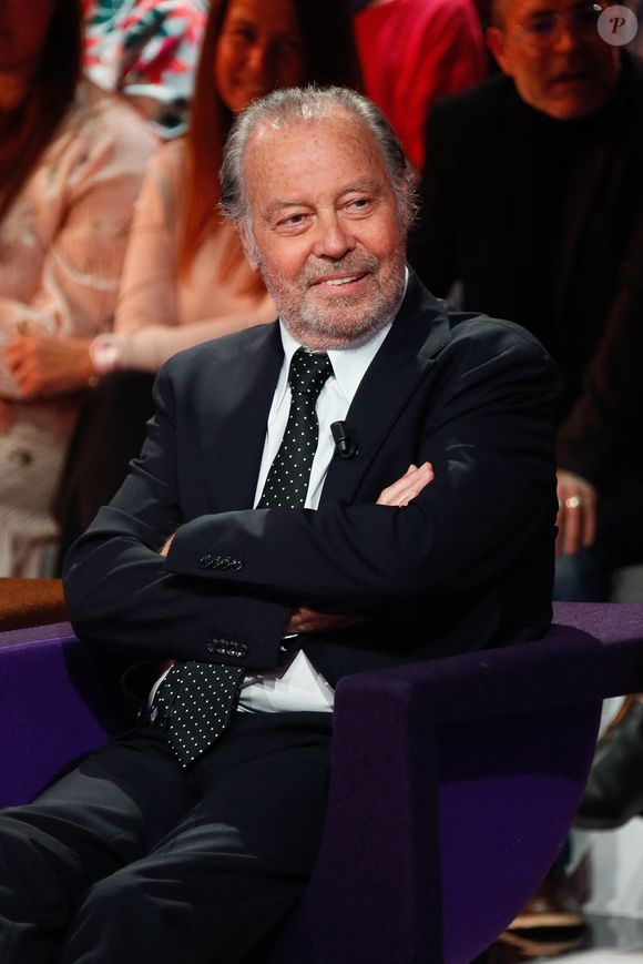 Michel Leeb lors de l'enregistrement de l'émission "Famille je vous aime" présentée par M. Drucker et qui sera diffusée le 13 juin 2025 sur France 3, aux Studios rive gauche à Paris, France, le 15 avril 2025. © Clovis-Gaffiot/Bestimage