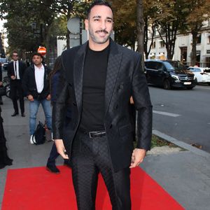 Info - Après les « Traîtres » sur M 6, Adil Rami va aussi participer à « Danse avec les Stars » sur TF1 - Adil Rami arrive au « Concerto pour la Paix » organisé par Omar Harfouch au Théâtre des Champs Élysées à Paris, France, le 18 Septembre 2024. 

© Bertrand Rindoff / Bestimage