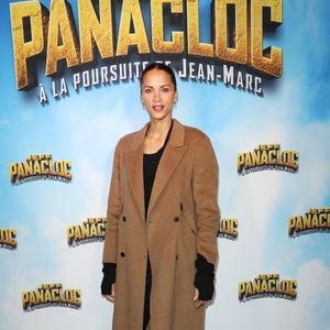 Exclusif - Noémie Lenoir - Avant-première du film "Jeff Panacloc À la poursuite de Jean-Marc" au cinéma Publicis à Paris. Le 17 décembre 2023 © Coadic Guirec / Bestimage
