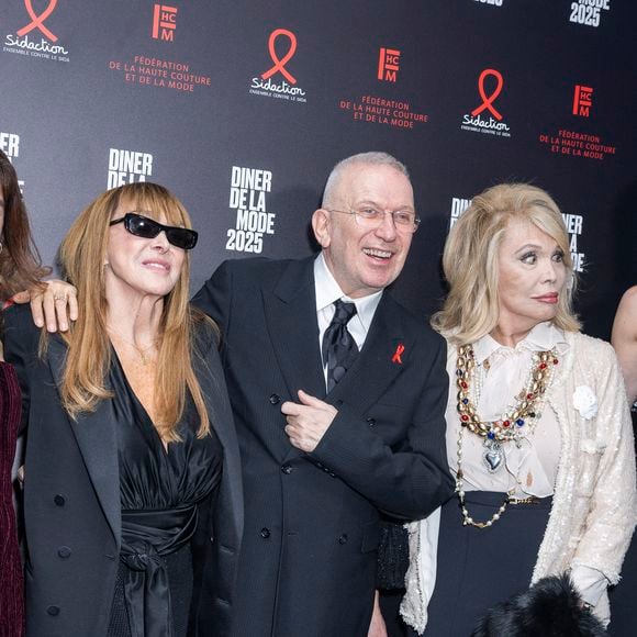 Amanda Lear, Jean-Paul Gaultier, Ludovic De Saint Sernin, Babeth Djian, Blanca Li au photocall du 22ème dîner de la mode pour le Sidaction à Paris le 30 janvier 2025.
© Olivier Borde / Bestimage