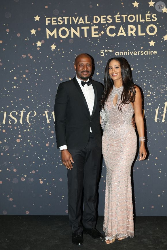 Harry Roselmack et sa compagne lors du 2025 Festival des Etoilés Monte-Carlo au Monte Carlo Sporting à Monaco, le 29 novembre 2025. Photo par Jean-Charles Vinaj/ABACAPRESS.COM
