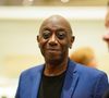 Interrogé par "Liberté Le Bonhomme Libre", il revient sur la genèse de cette initiative : "Au tout début, je voulais ouvrir l’école en région parisienne, à Saint-Cloud. Et puis Bruno (Fontaine, avec qui il ouvre cette école, NDLR), qui est de Ouistreham, m’a parlé de Caen"

Charly Nestor lors de la 13ème édition du festival Les Héros de la Télé de Beausoleil, le 11 octobre 2025.
© Anne-Sophie Guebey / Bestimage