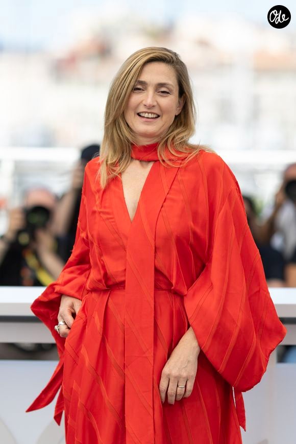 Julie Gayet - Photocall du jury de "L'Oeil d'Or" lors du 78ème Festival International du Film de Cannes, le 23 mai 2025.
© Jacovides/Moreau/Bestimage
