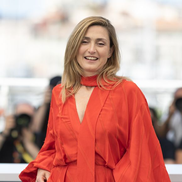 Julie Gayet - Photocall du jury de "L'Oeil d'Or" lors du 78ème Festival International du Film de Cannes, le 23 mai 2025.
© Jacovides/Moreau/Bestimage
